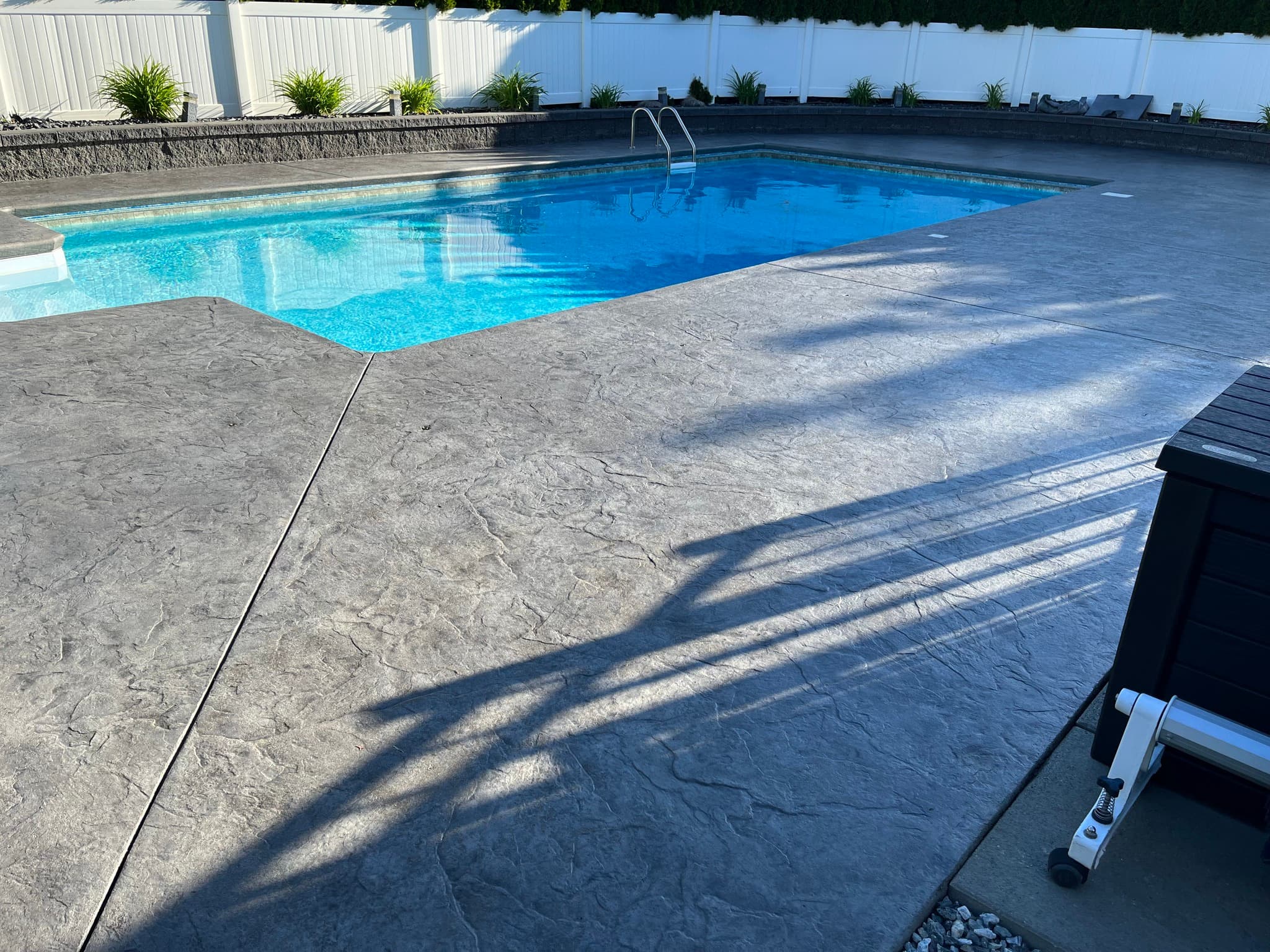 Concrete Pools & Pool Decks